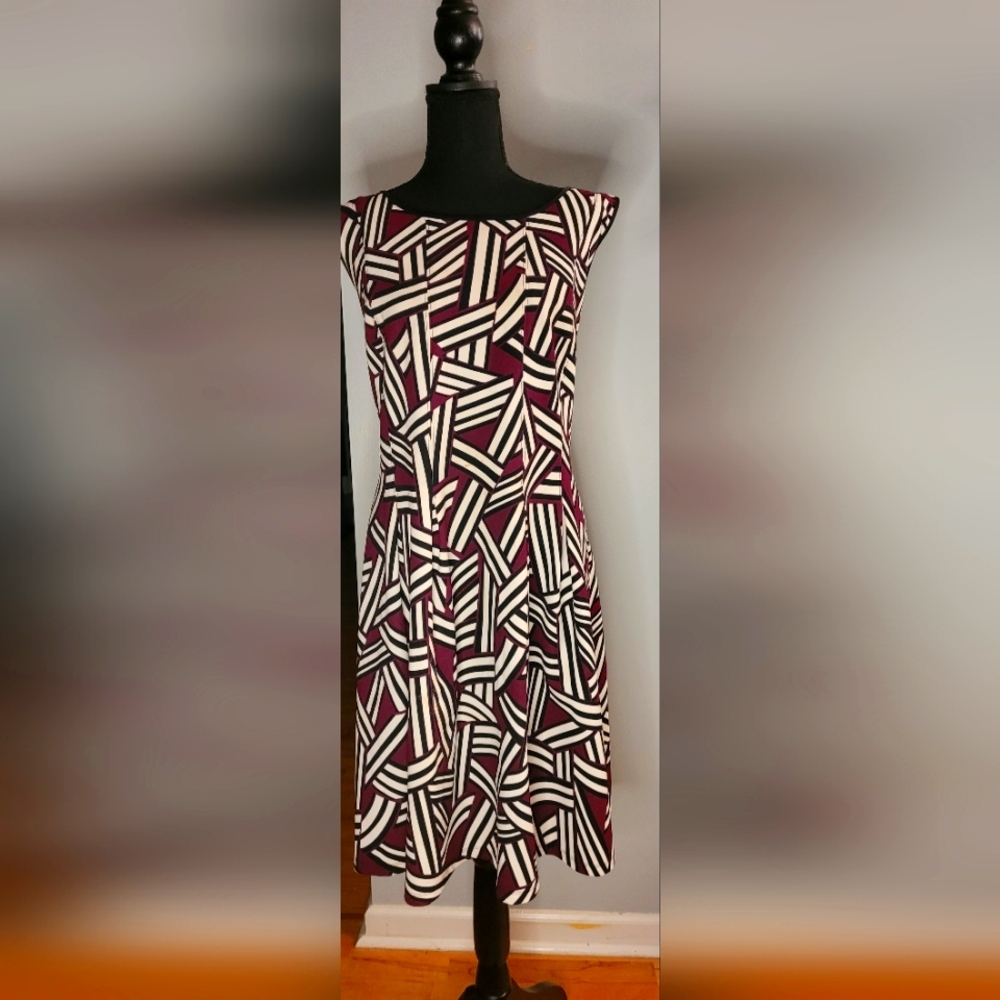 Short sleeve nouveau print dress